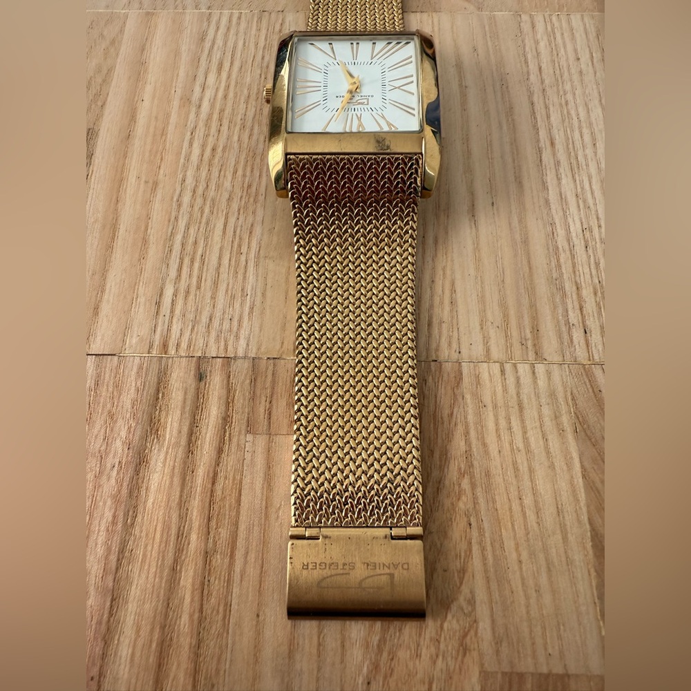 Vintage Daniel Steiger men’s rectangular gold tone dress watch NEW BATTERY - Picture 6 of 12